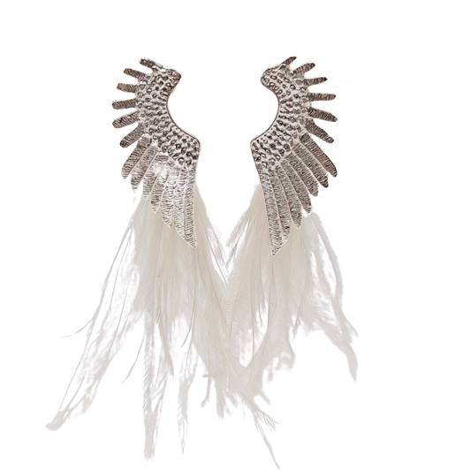 Aros alas plateadas con plumas blancas